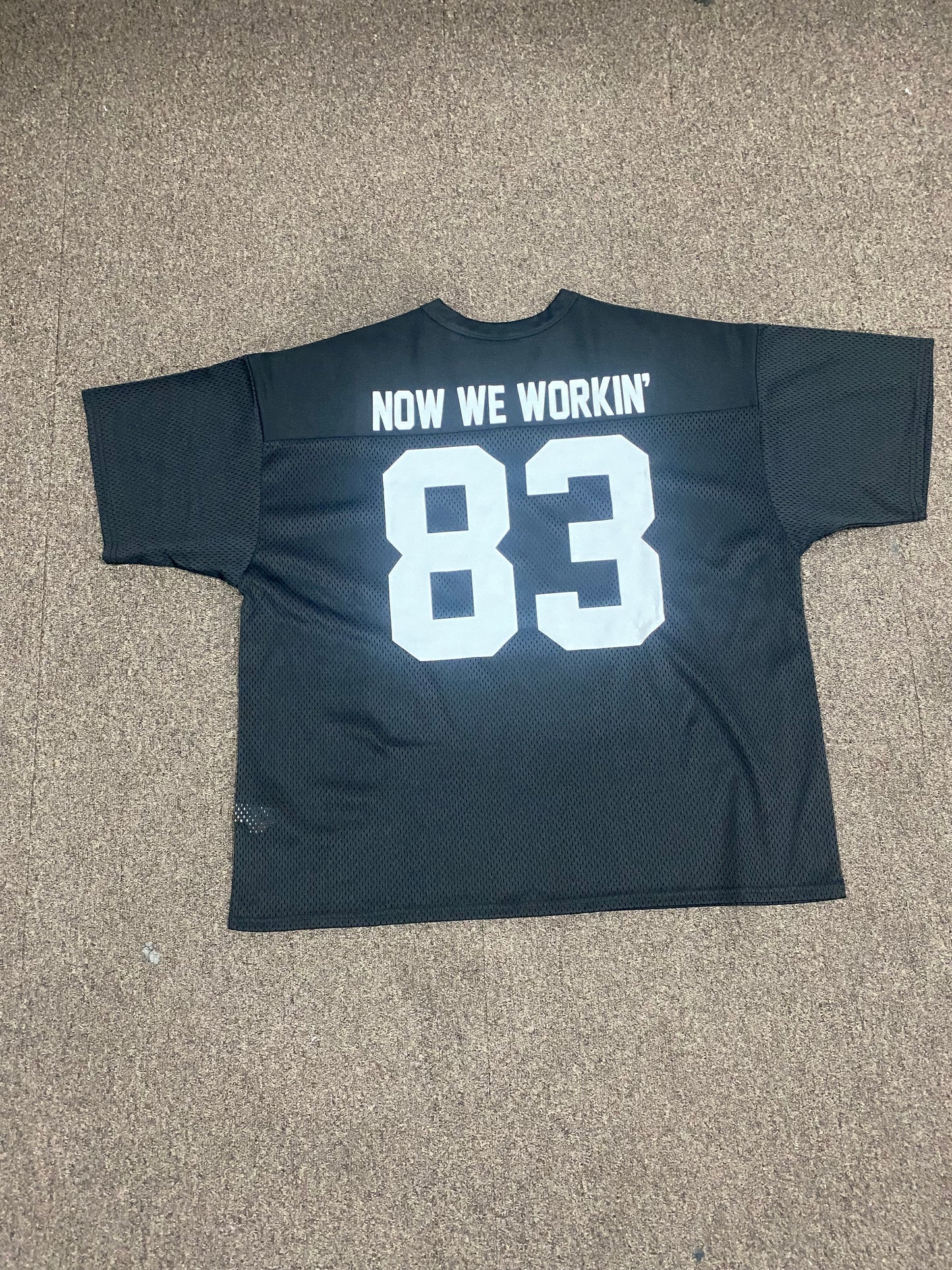NOW WE WORKIN’ 83 OVERSIZED TEE